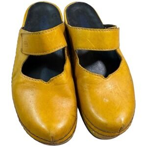 Wolky Womens Clog Slide Mule Yellow Leather 40 US 9 Medium Hook And Loop Closure